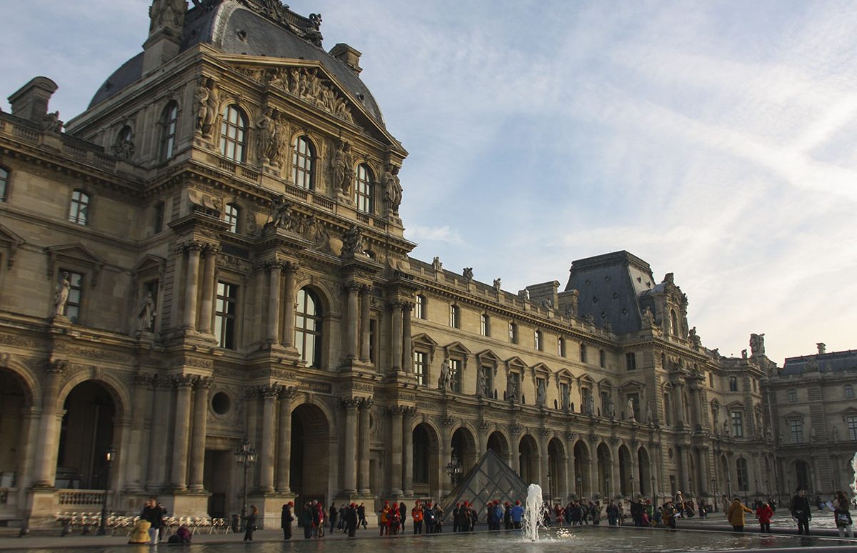 Fachada Museo del Louvre, Paris