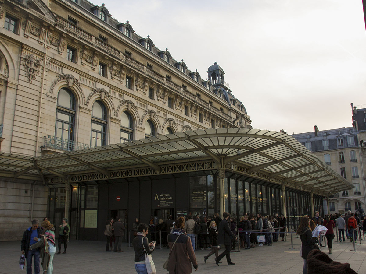 Entrada al Museo de Orsay de Paris, antigua estación