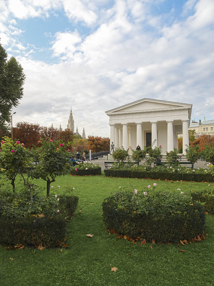 templo en el volksgarten