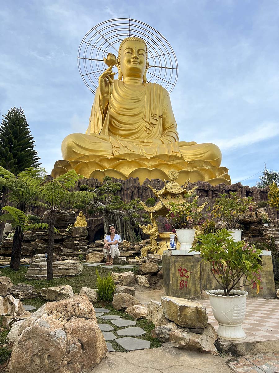 Buddha dorado en Da Lat